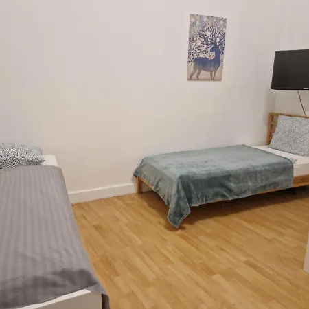 Cosy Apartment, Good Location, Cheap Parking In 50m